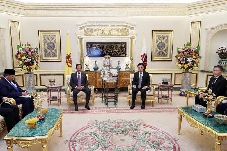 DPM Heng mengunjungi Brunei untuk menyampaikan belasungkawa atas kematian putra Sultan
