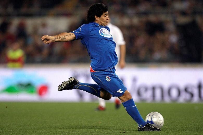 Maradona terbang dan jatuh. Itu sebabnya kami mencintainya