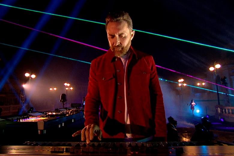 Setelah 9 tahun, bintang EDM Prancis David Guetta merebut kembali posisi teratas dalam jajak pendapat DJ Mag