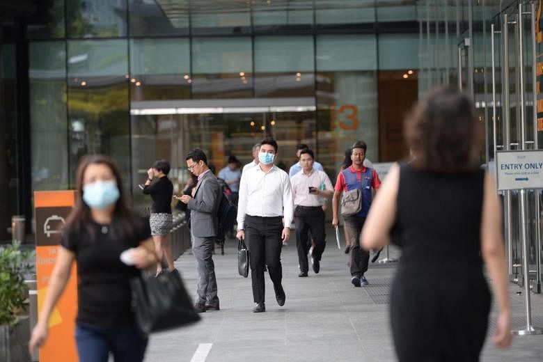MAS meluncurkan langkah-langkah untuk meningkatkan prospek pekerjaan warga Singapura di sektor keuangan